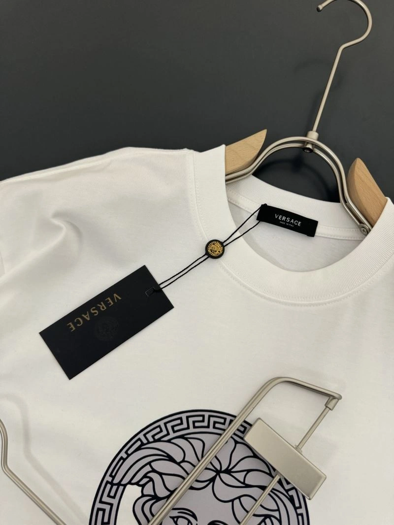 Chic Versace T-Shirts 175148