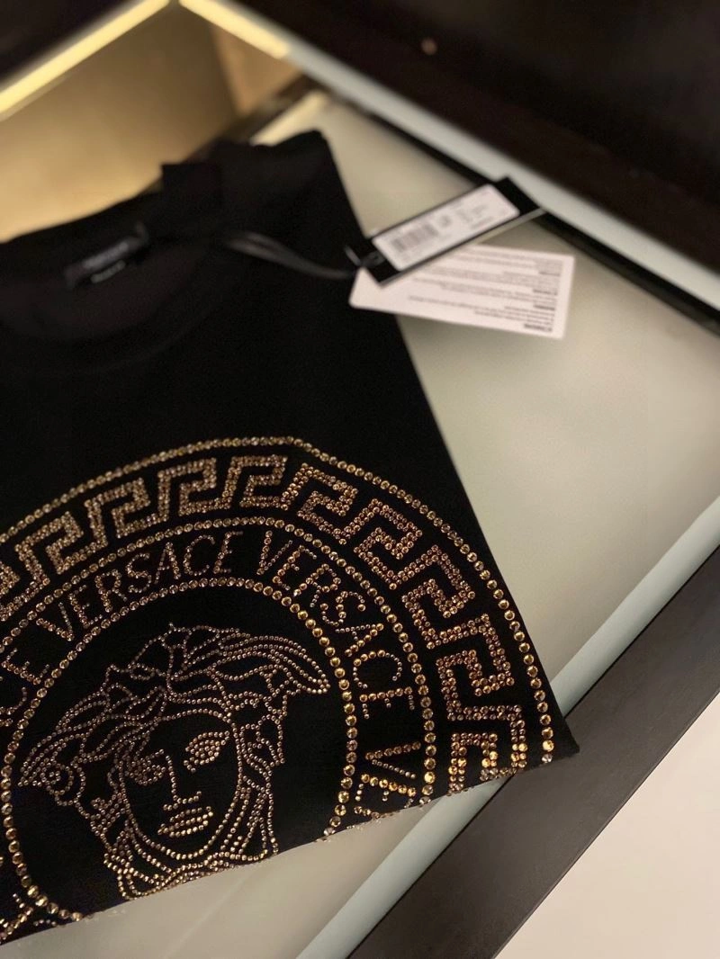 Bold Versace T-Shirts 175643