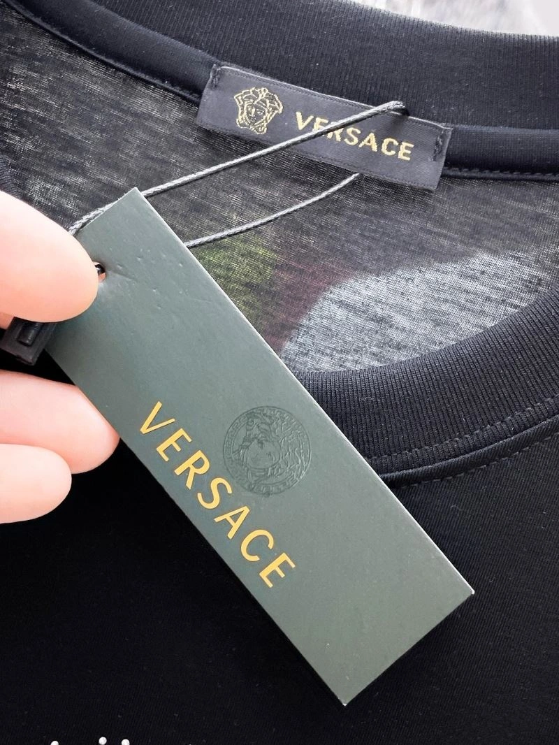 Versace T-Shirts Elegant 175628