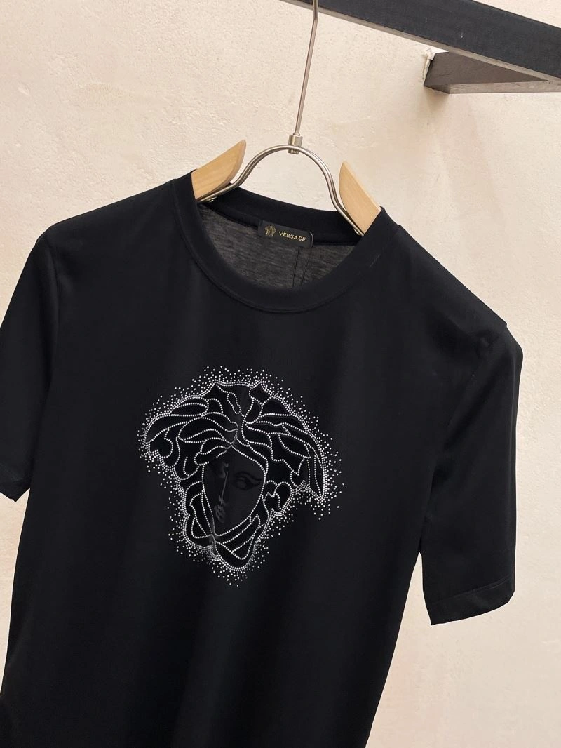 Versace T-Shirts Bright 175601