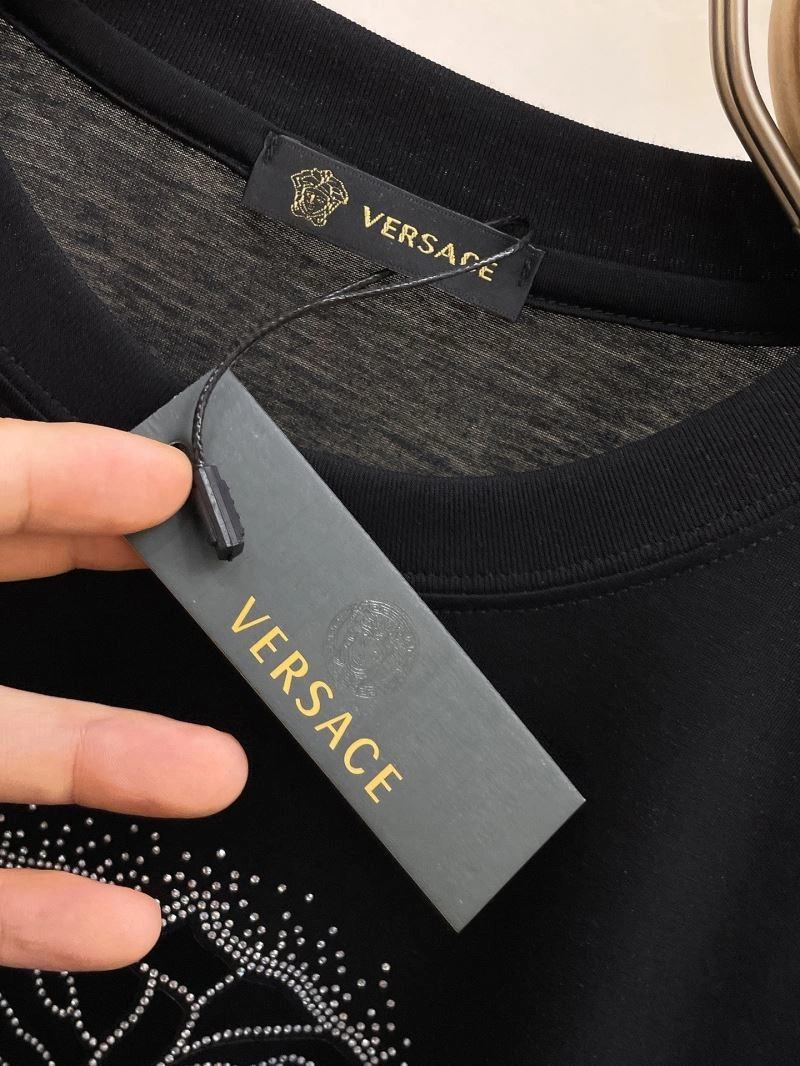 Versace T-Shirts Bright 175601