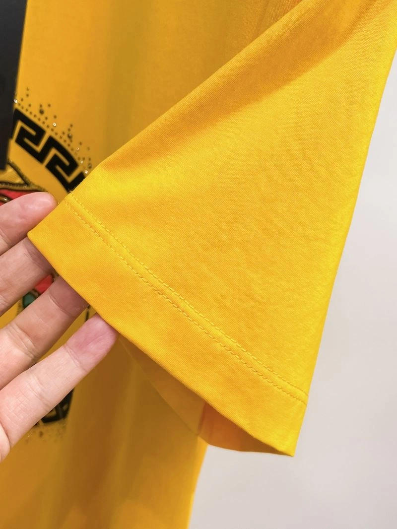 Versace T-Shirts Bright 175582