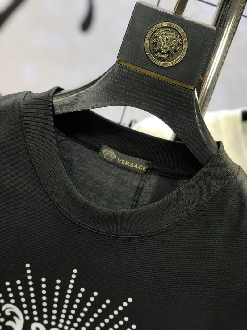 Versace T-Shirts Vibrant 175524