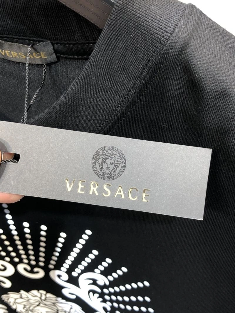 Versace T-Shirts Vibrant 175524