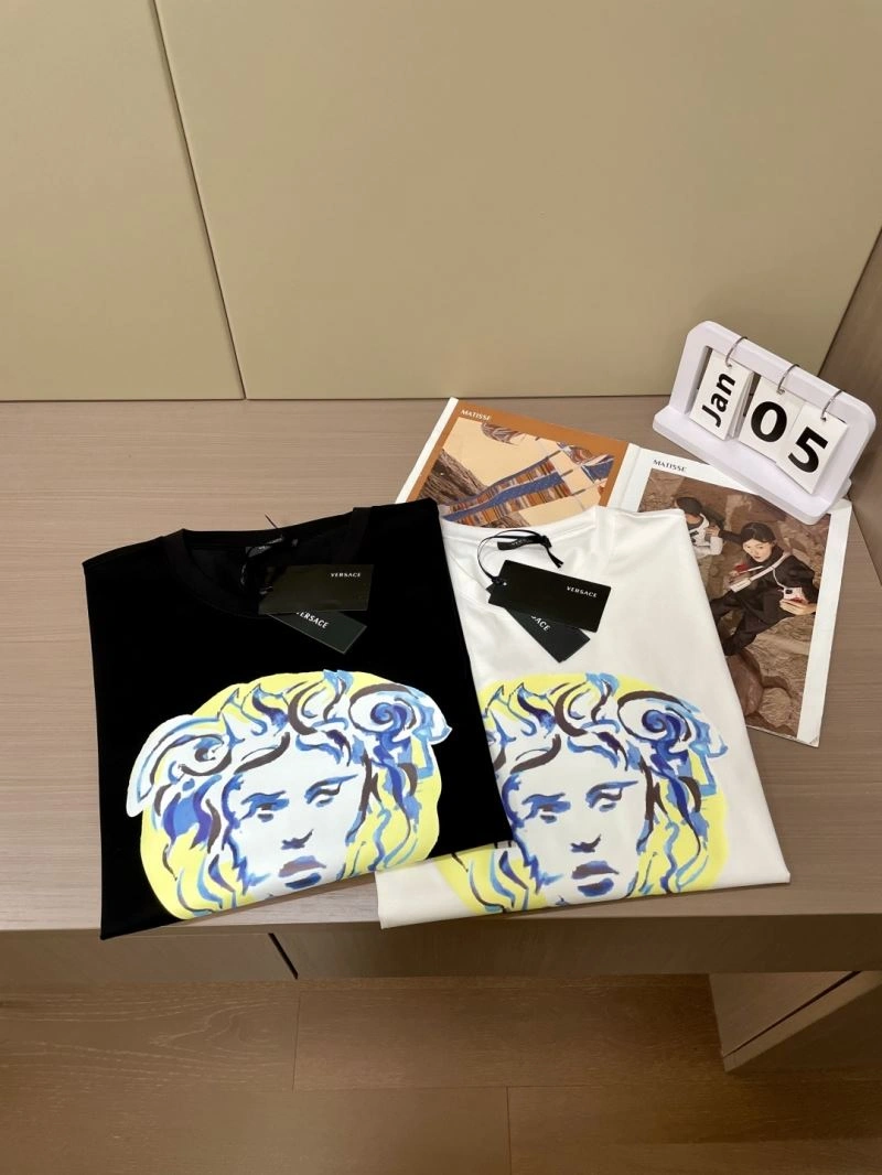 UrbanChic Versace T-Shirts 175519