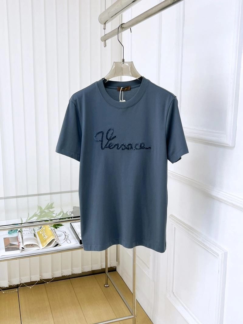 Effortless Versace T-Shirts 175472
