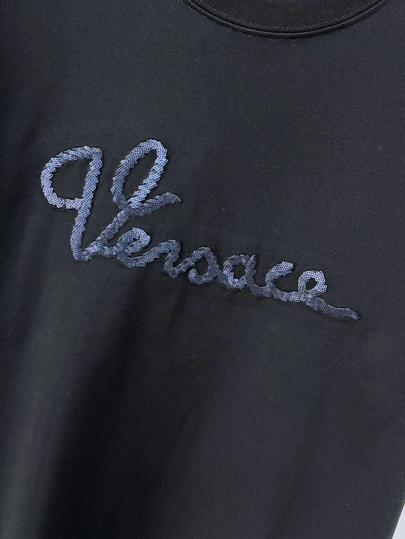 Effortless Versace T-Shirts 175472