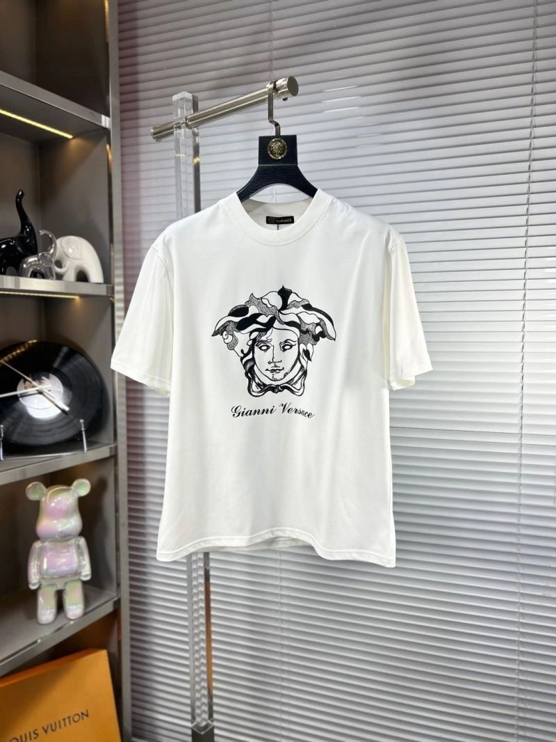 Sleek Versace T-Shirts 175463
