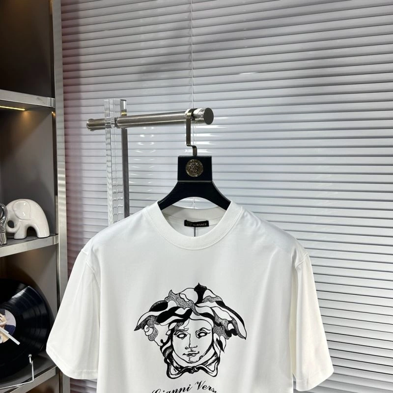 Sleek Versace T-Shirts 175463