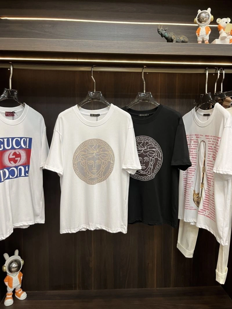Sustainable Versace T-Shirts 175456