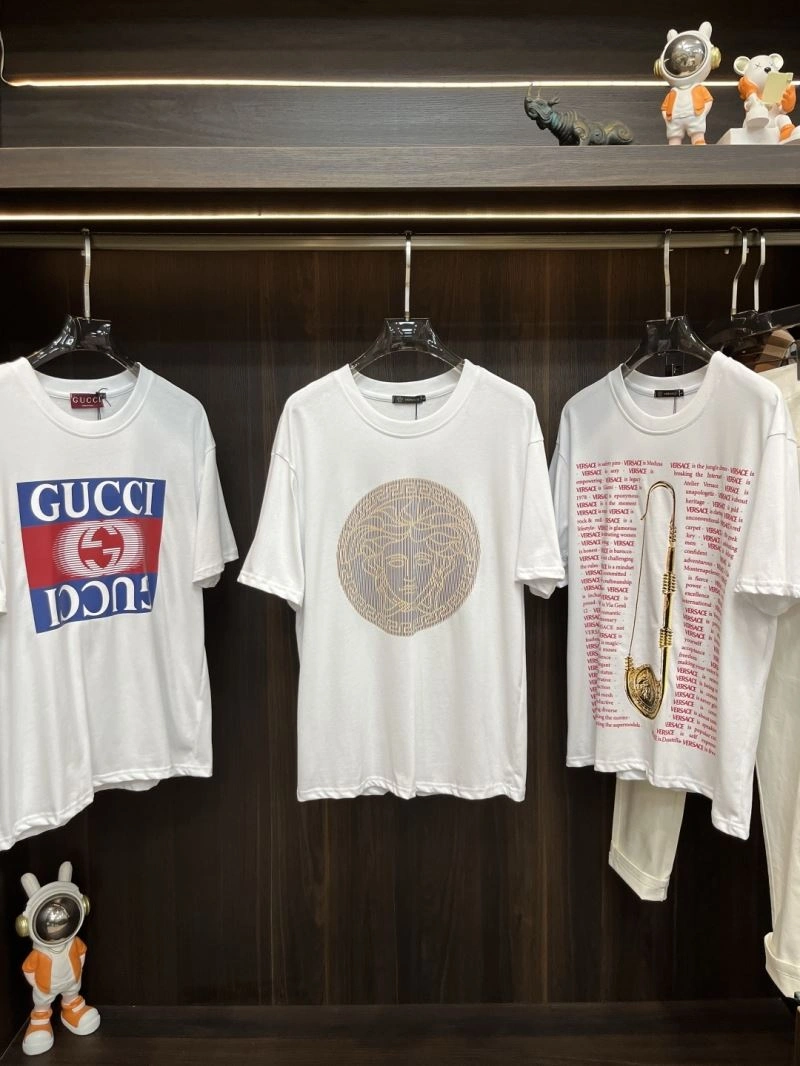 Sustainable Versace T-Shirts 175456