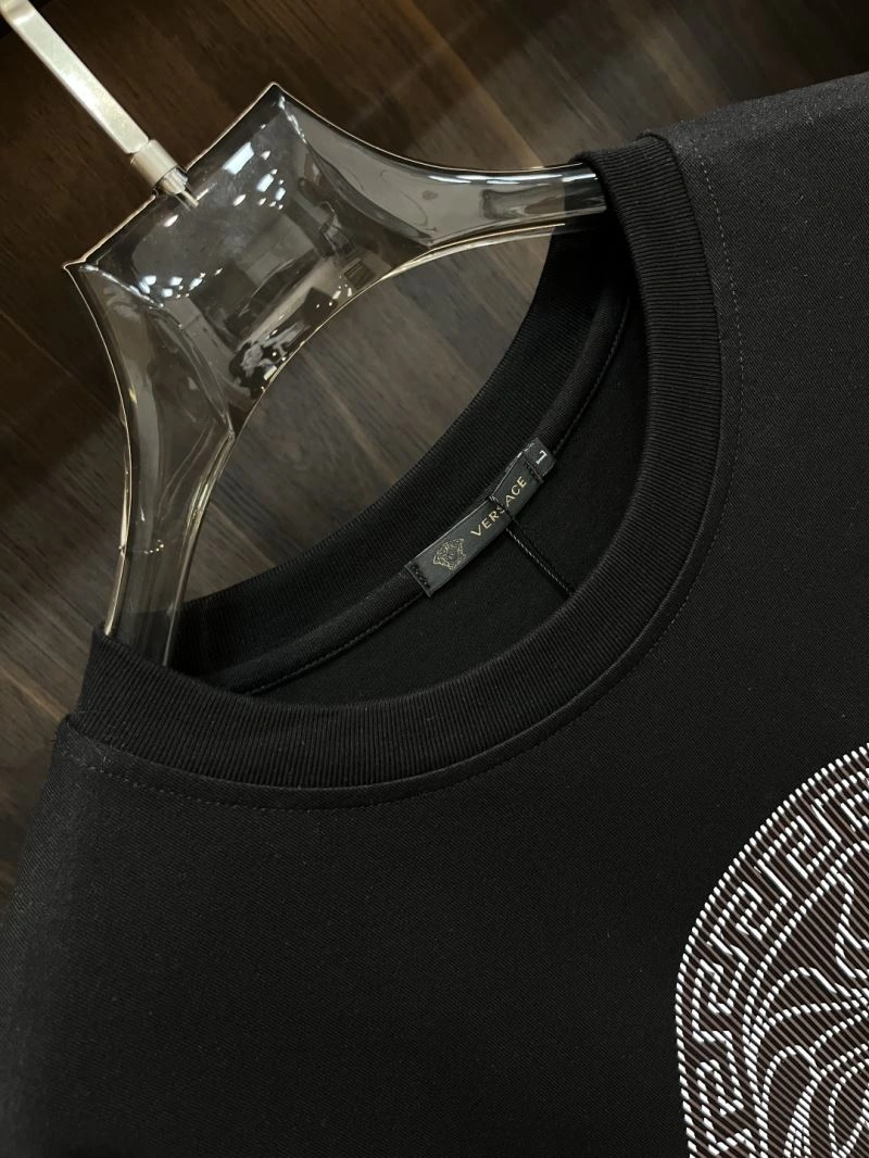 Sustainable Versace T-Shirts 175456