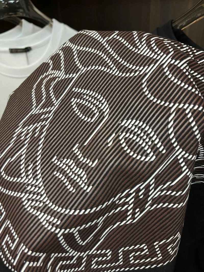 Sustainable Versace T-Shirts 175456