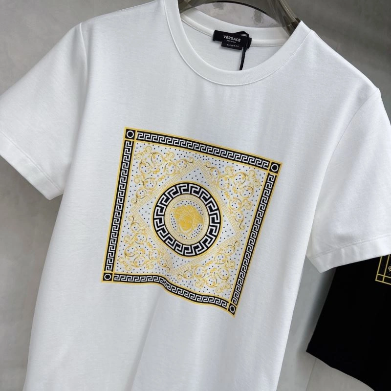 UrbanChic Versace T-Shirts 175437