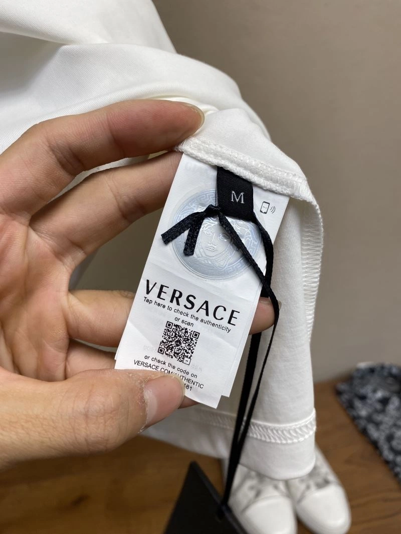 Trendy Versace T-Shirts 175375