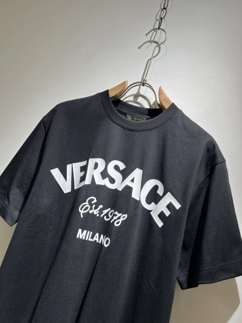 Snug Versace T-Shirts 175310