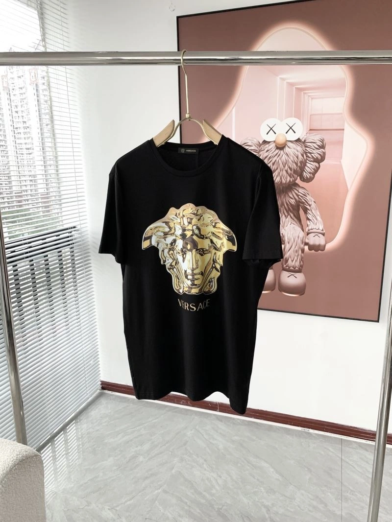 Effortless Versace T-Shirts 174982