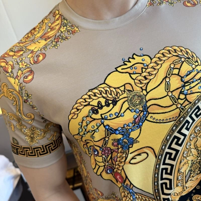 Versace T-Shirts Sleek 175246