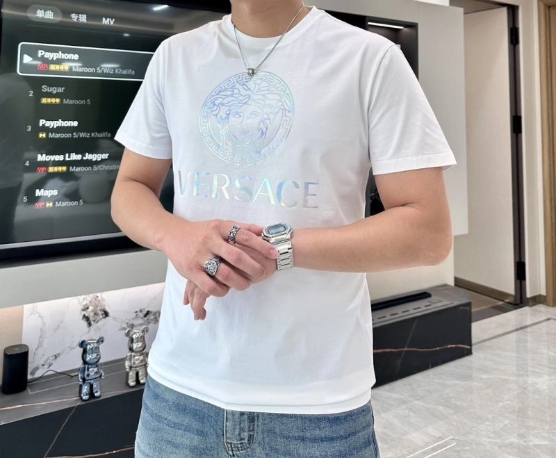 Versace T-Shirts Youthful 175182