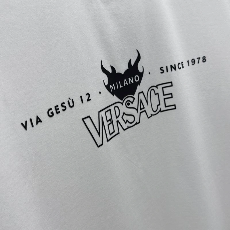 Compact Versace T-Shirts 175178