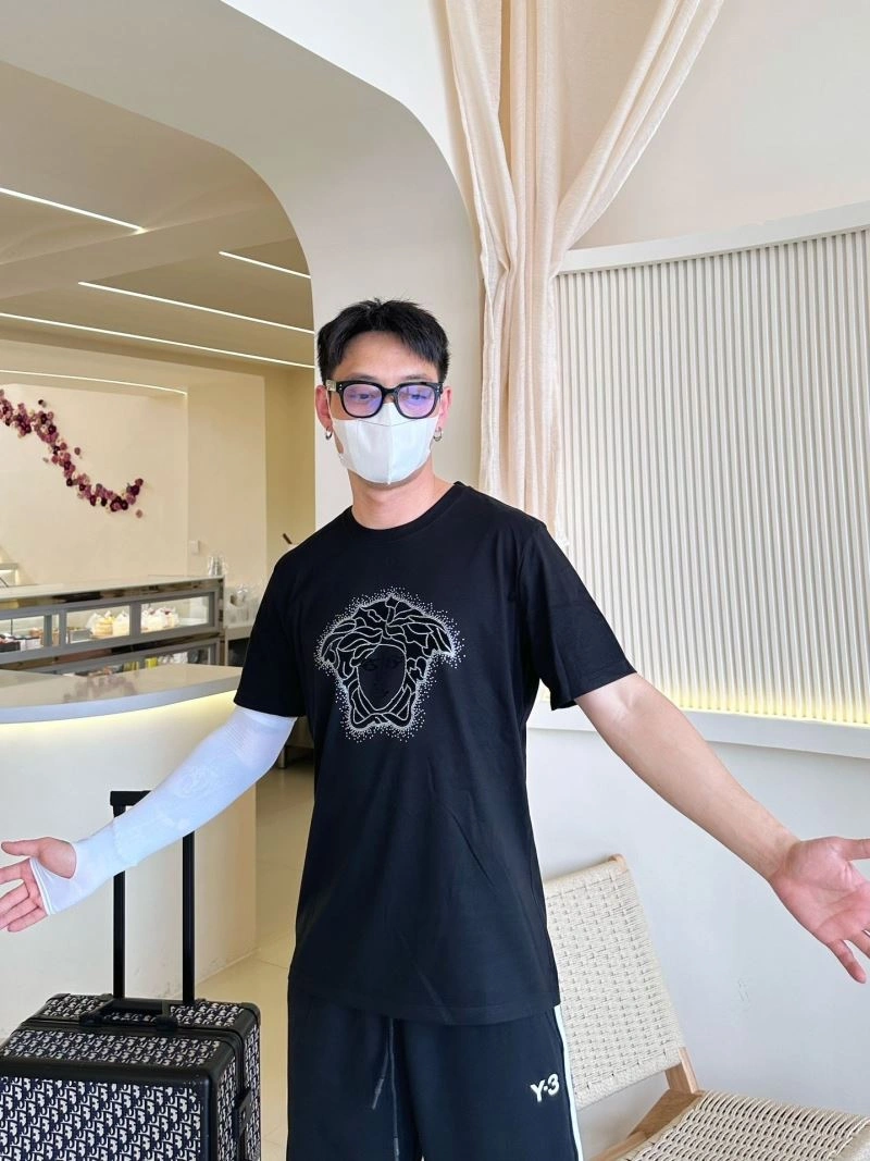 Durable Versace T-Shirts 175169