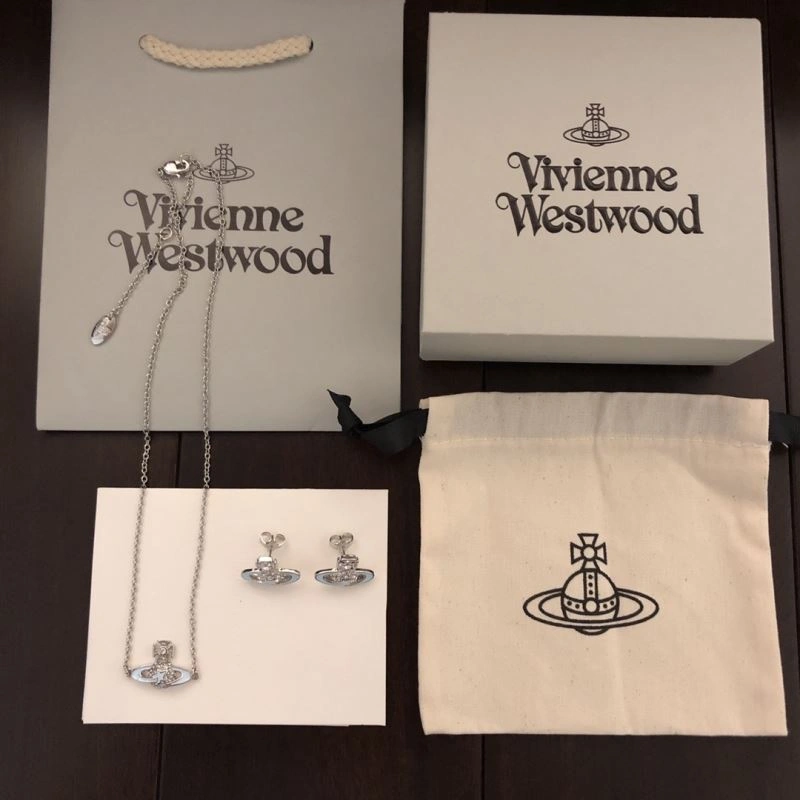 Packable Vivienne Westwood Necklaces 213588