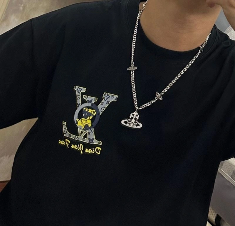 Modern Vivienne Westwood Necklaces 212725
