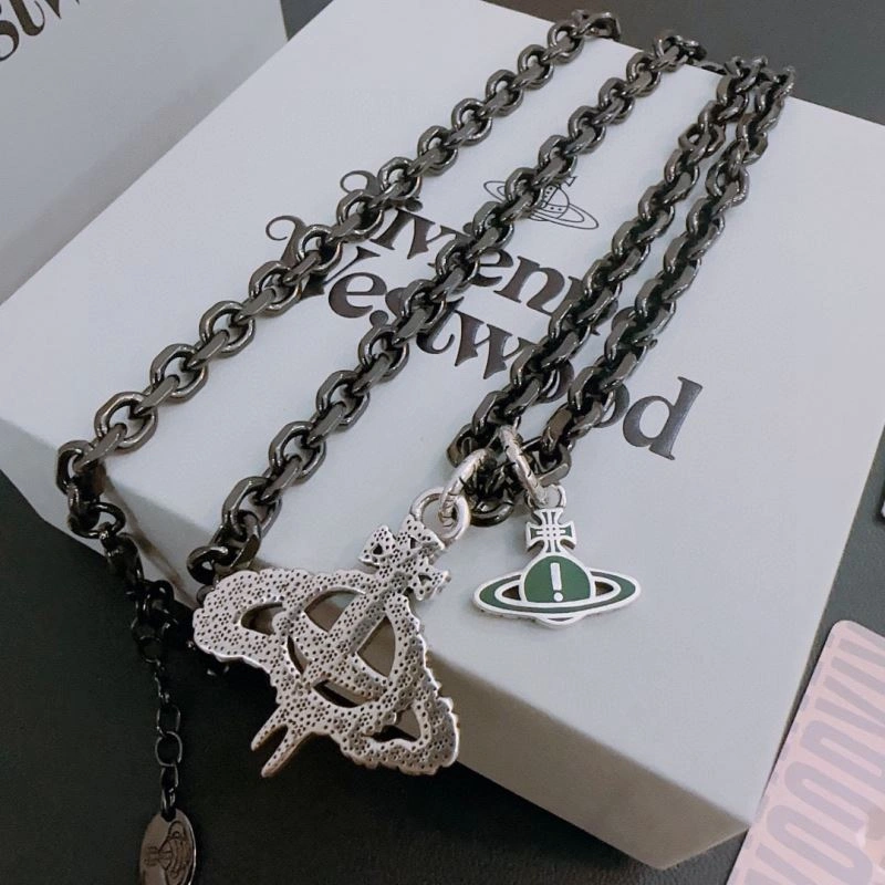 Refined Vivienne Westwood Necklaces 211518