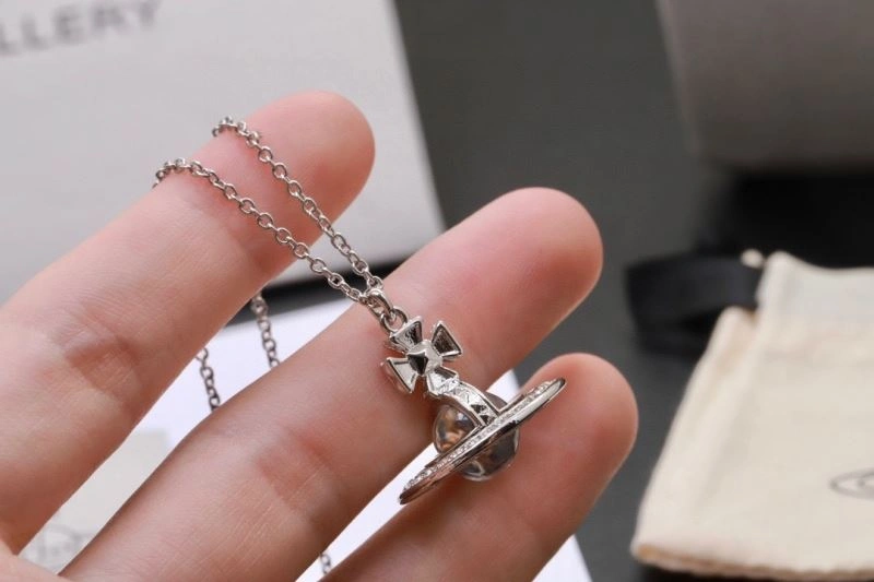 Vivienne Westwood Necklaces Resilient 211514