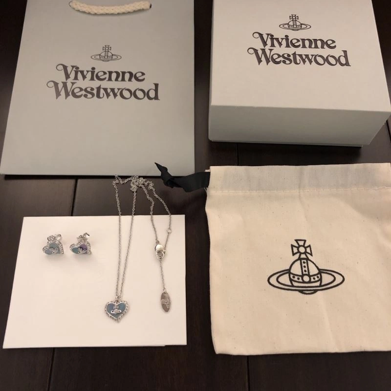 WellDesigned Vivienne Westwood Necklaces 211530