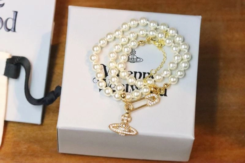 UrbanChic Vivienne Westwood Necklaces 210971