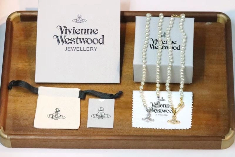 TravelReady Vivienne Westwood Necklaces 210970