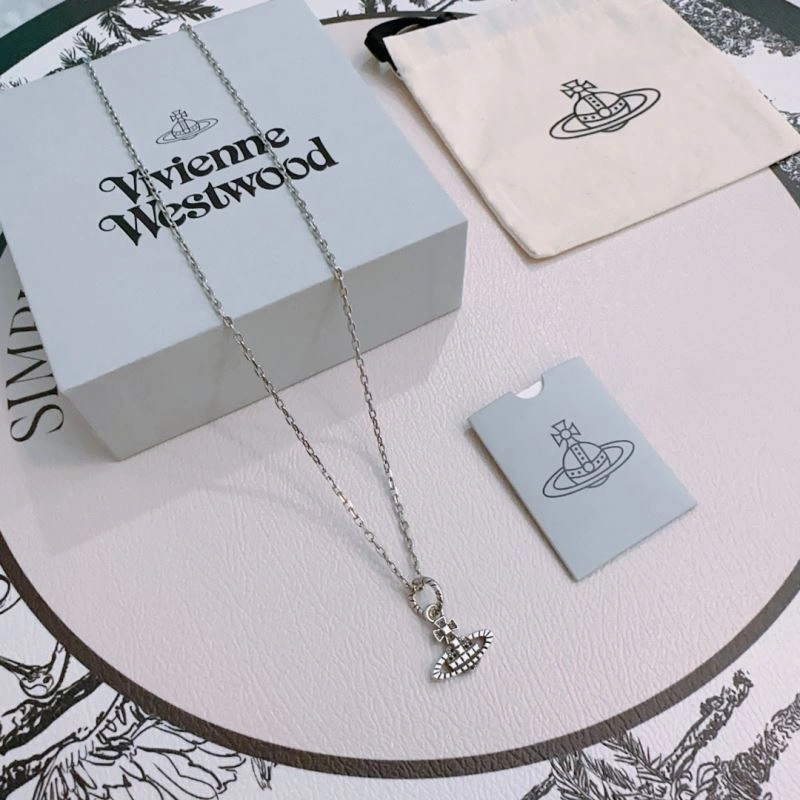 Classic Vivienne Westwood Necklaces 210945