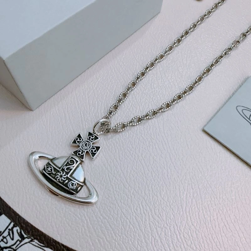 Lightweight Vivienne Westwood Necklaces 210942