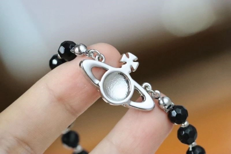 Compact Vivienne Westwood Necklaces 210242