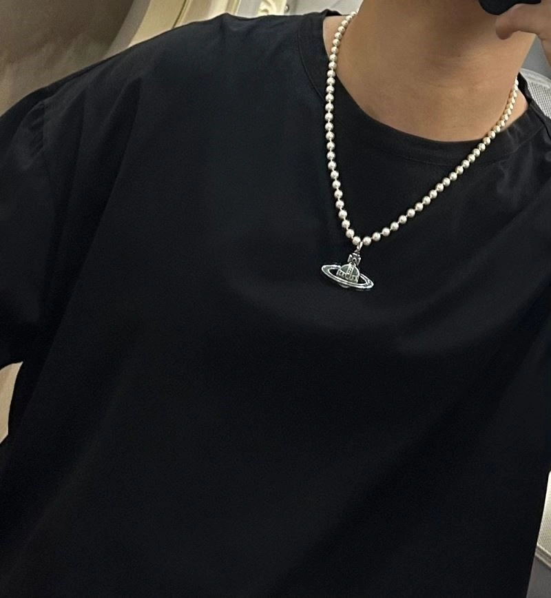 Refined Vivienne Westwood Necklaces 210228