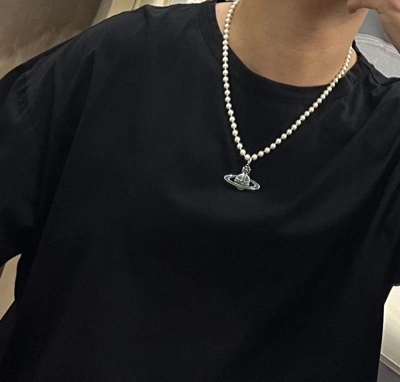 Refined Vivienne Westwood Necklaces 210228