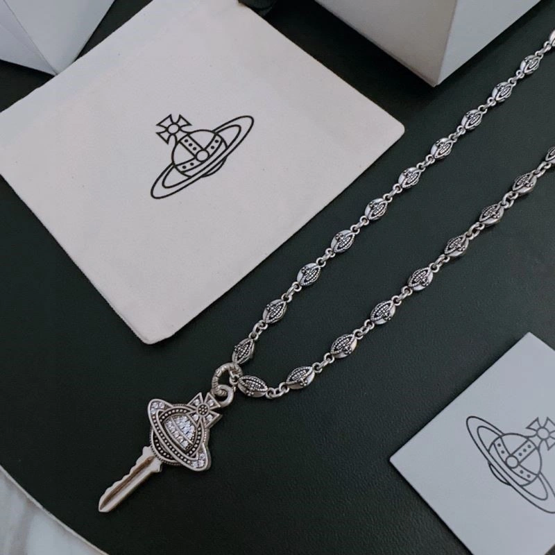 Fashionable Vivienne Westwood Necklaces 210204