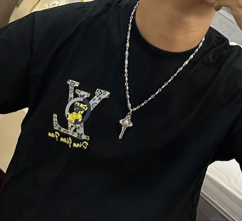 Fashionable Vivienne Westwood Necklaces 210204