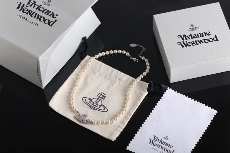 Classic Vivienne Westwood Necklaces 208932