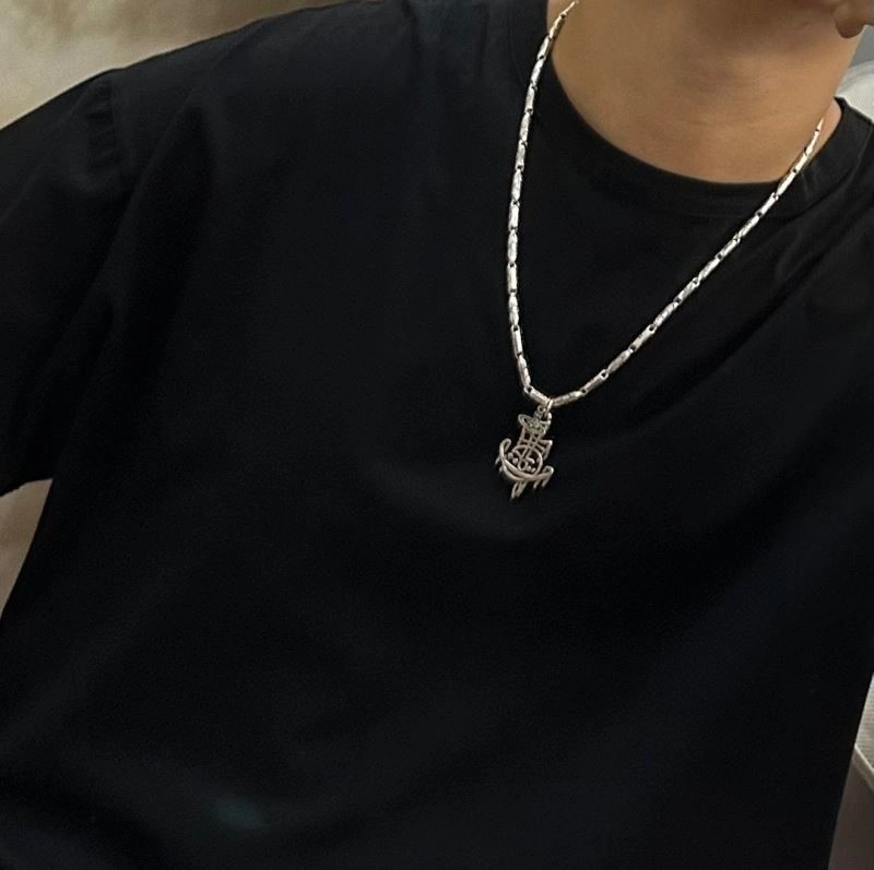 Trendsetting Vivienne Westwood Necklaces 208924