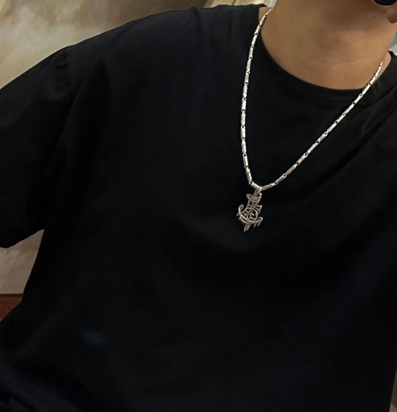 Trendsetting Vivienne Westwood Necklaces 208924