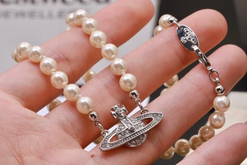 Cozy Vivienne Westwood Necklaces 207605