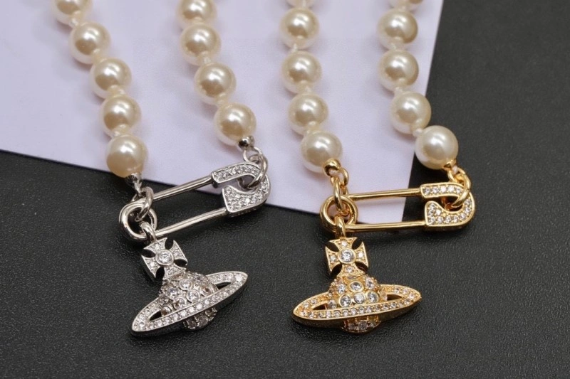 Vivienne Westwood Necklaces EasyMatch 207600