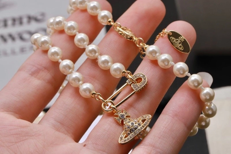 Vivienne Westwood Necklaces EasyMatch 207600
