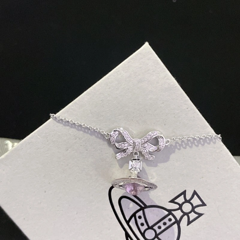 Effortless Vivienne Westwood Necklaces 207578