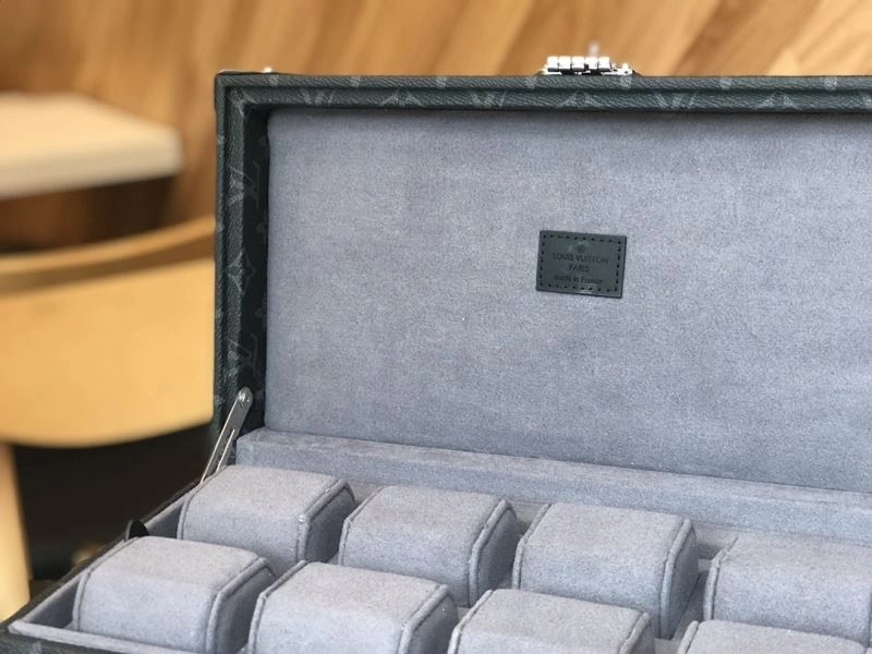 Lightweight Watch Box 69327