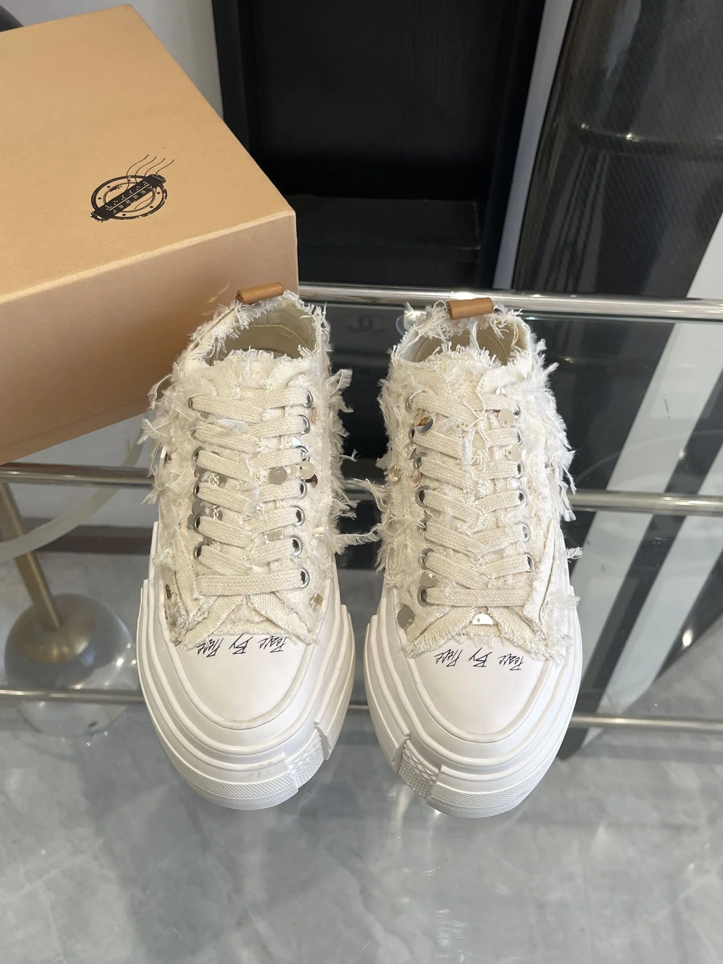 Sleek Xvessel Shoes 7130