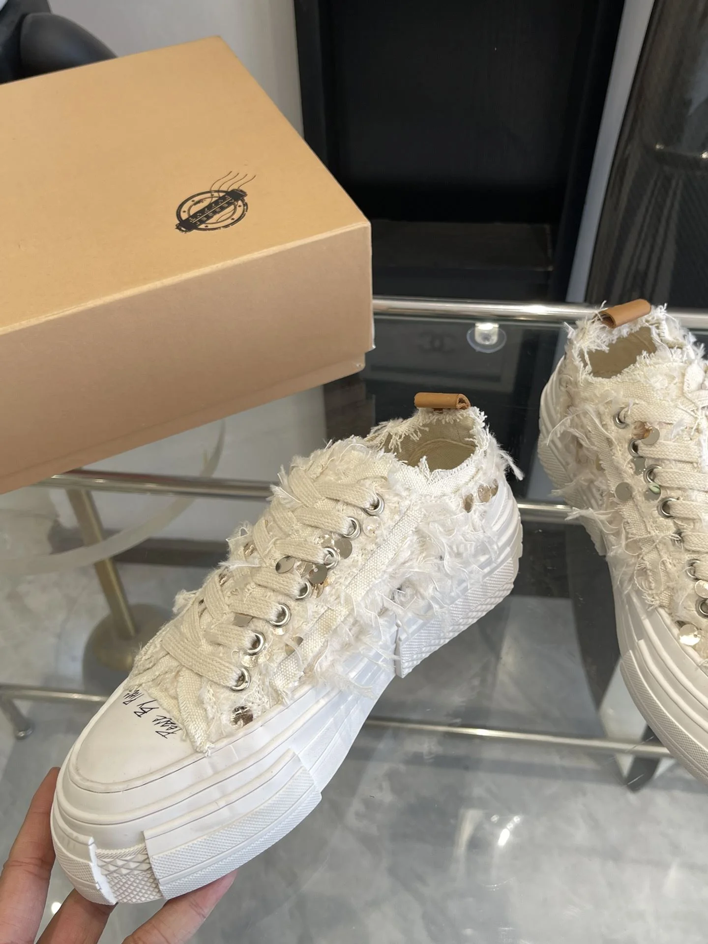 Sleek Xvessel Shoes 7130
