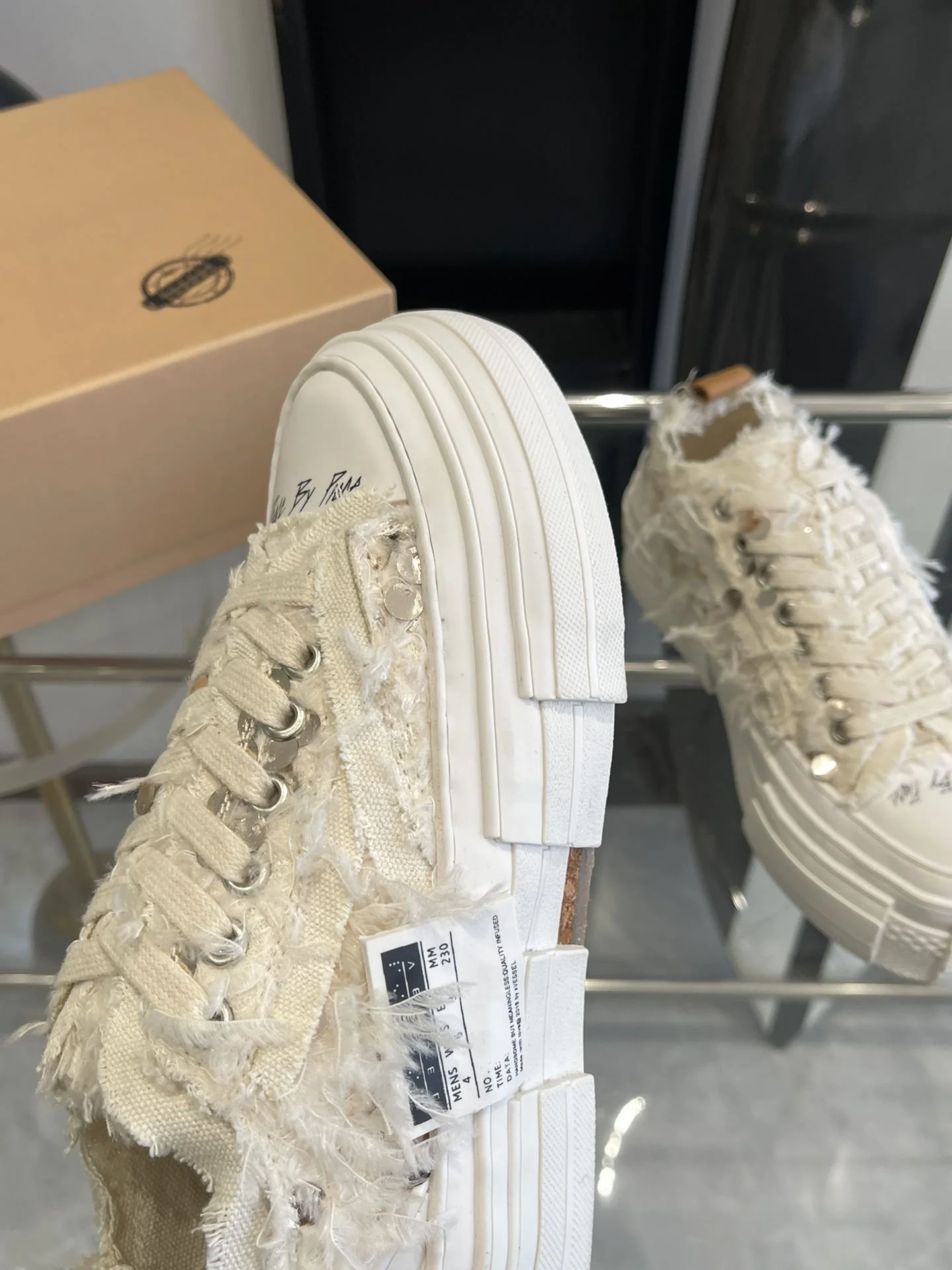 Sleek Xvessel Shoes 7130